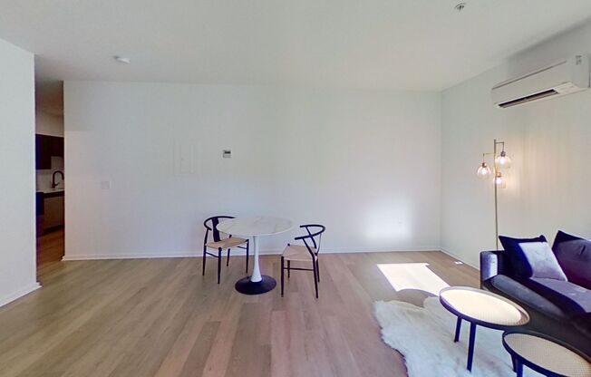 Studio, 1 bath, 400 sqft, $1,718, Unit 203