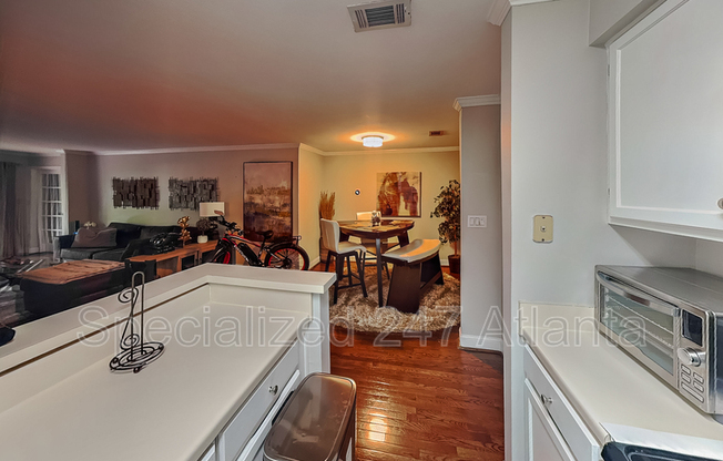 3104 PINE HTS DR NE