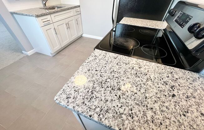 2 beds, 1 bath, $1,515, Unit 451 Frizzell Avenue Unit D R