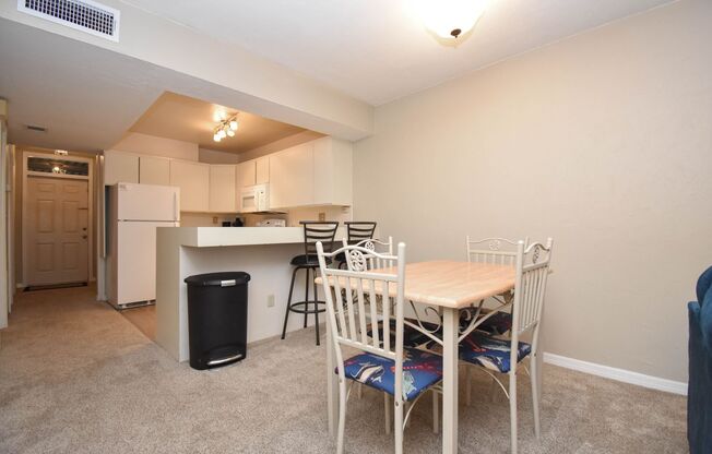 1212 SW 14th Ave Unit E (Oakbrook Walk)