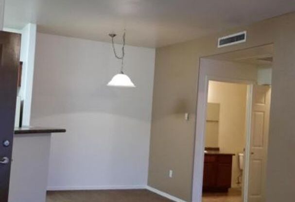1 bed, 1 bath, $900