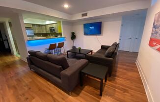 4 beds, 3 baths, 1,450 sqft, $1,750, Unit 312 - Grand Master Room - 4