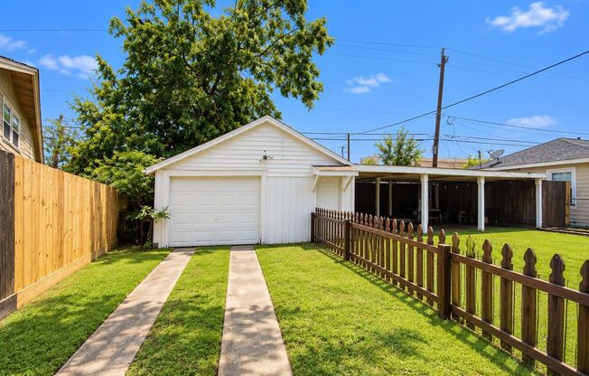 1005 DOROTHY ST