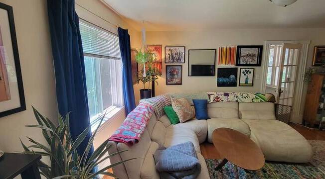 3 beds, 1 bath, 1,400 sqft, $1,600