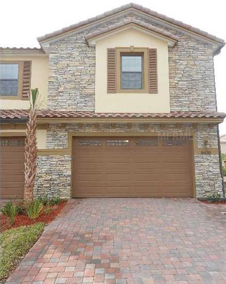 AVAILABLE NOW! Fantastic Townhome In The Highly Desired Eagle Creek Gated Golf Community!