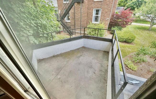 1 bed, 1 bath, 580 sqft, $1,825, Unit 12