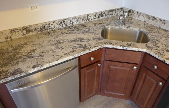 1 bed, 1 bath, 575 sqft, $1,475, Unit 204