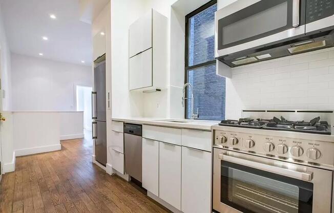 222 E 27 ST