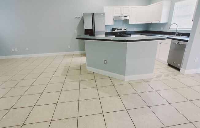 777/779 Bedford Drive