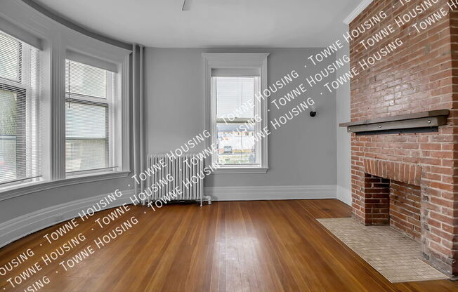 215 ALLEN ST E