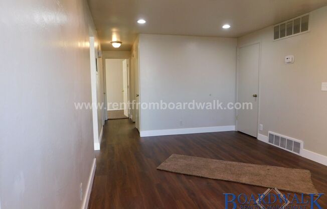 2 beds, 1 bath, 800 sqft, $1,149, Unit 4626 Carnegie Tech St #2