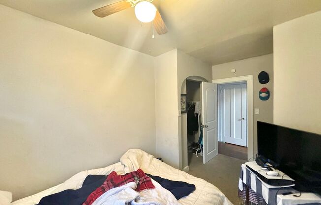3 beds, 1 bath, 1,000 sqft, $1,500, Unit Unit 3