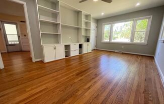 Beautiful updated 3br 2ba on peaceful half acre just west of Carrboro!