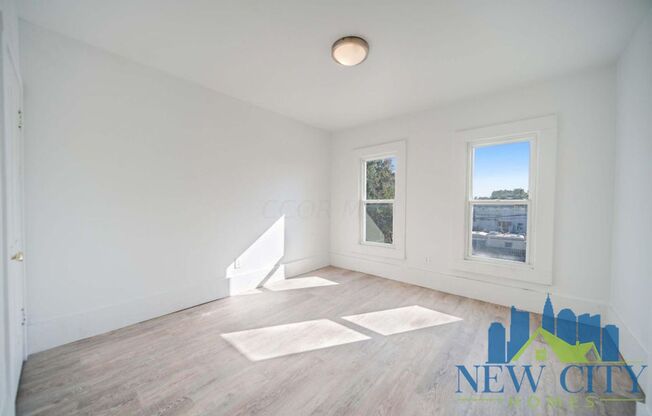 2 beds, 1 bath, $1,299, Unit 189 N Central Ave