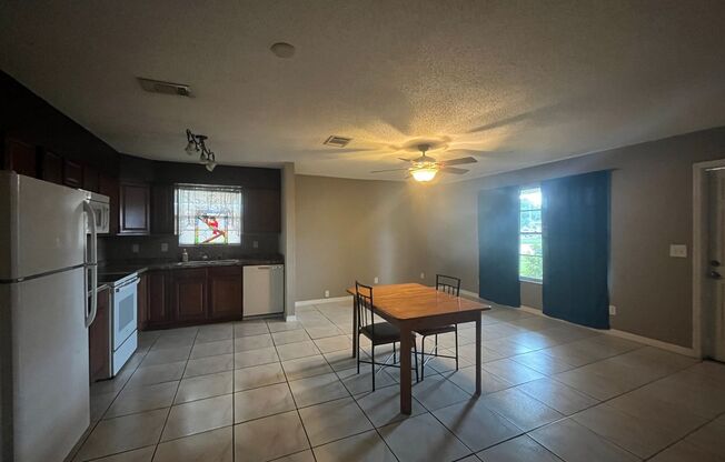 2 beds, 2 baths, $1,600