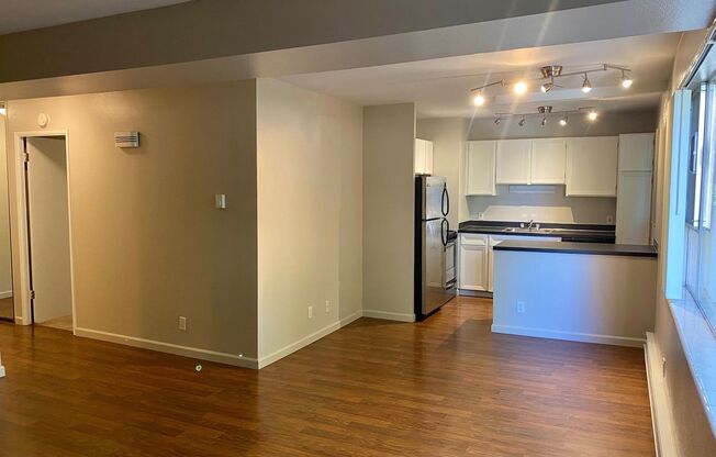 1 bed, 1 bath, 612 sqft, $1,450, Unit 301