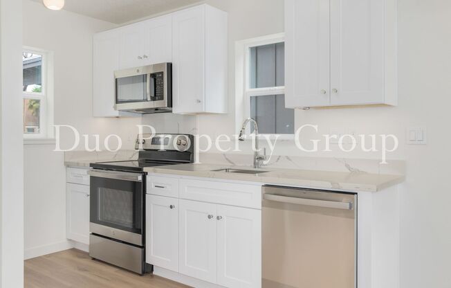 3 beds, 2 baths, 998 sqft, $2,600, Unit D