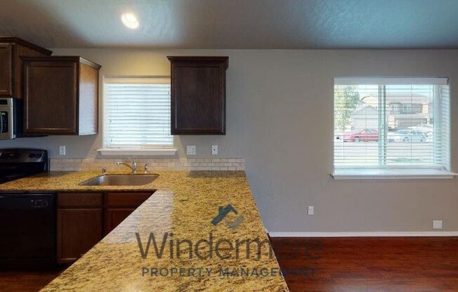 2 beds, 1 bath, 880 sqft, $1,495, Unit chin297-1