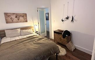 326 W 47 ST