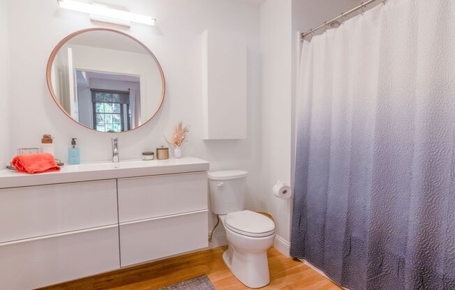 2 beds, 2 baths, 931 sqft, $3,000, Unit 44-301