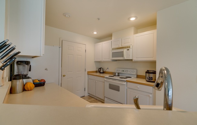 2 beds, 2 baths, $2,650