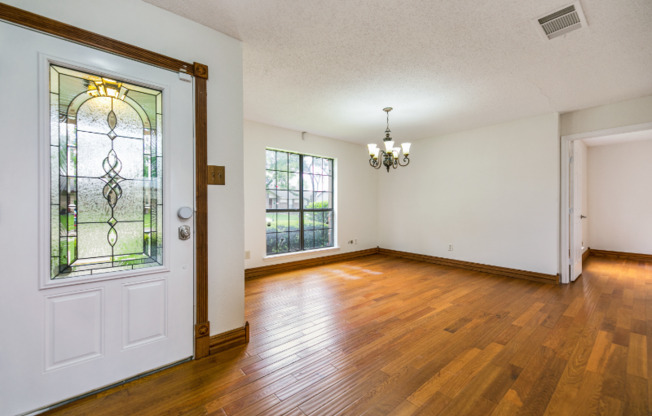 1607 HEATHER GLN CT