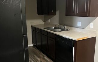 1 bed, 1 bath, $595, Unit 4