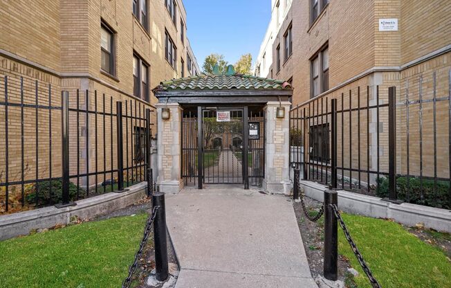 2 beds, 1 bath, 701 sqft, $1,450, Unit 1532-1F