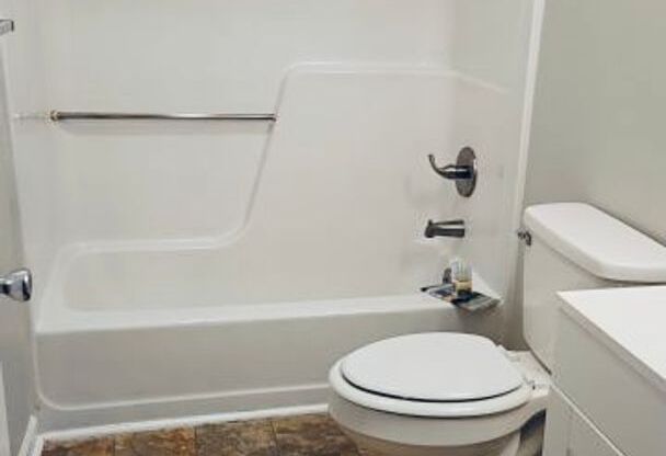 2 beds, 1 bath, 768 sqft, $995, Unit 3620-N