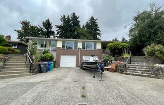 11630 NE FREMONT ST