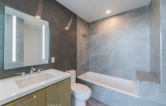 2 beds, 2 baths, 1,039 sqft, $3,700, Unit 1803