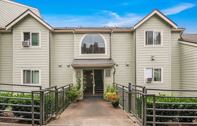 Sterling Heights Condo - Bellevue