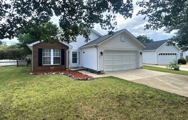 Ranch 3 bed, 2 bath Ranch with fenced yard, 2 car garage SW Charlotte