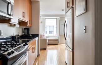 Studio, 1 bath, 428 sqft, $2,850, Unit 505