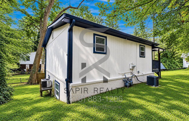 2 beds, 1 bath, 1,100 sqft, $1,350, Unit A