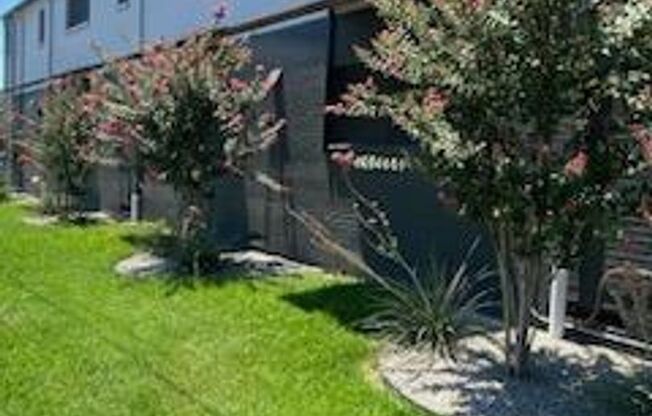2 beds, 1 bath, 800 sqft, $1,199, Unit 1809-104