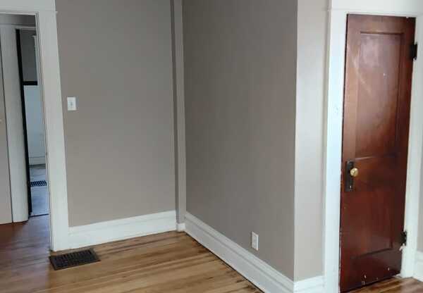 412 West CÃ©sar E. ChÃ¡vez Ave. Unit 2
