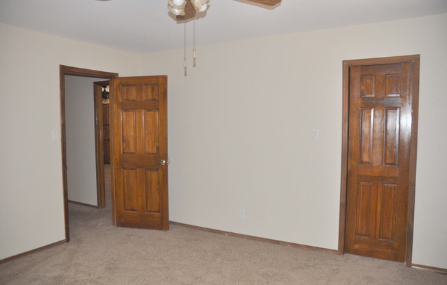 3 beds, 2.5 baths, $2,500