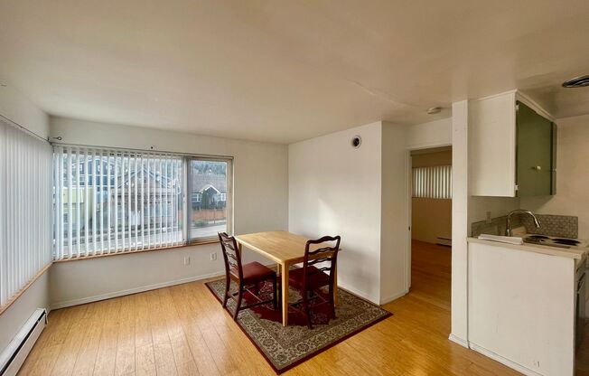 Corner Unit! 1 Bedroom, 1 Bath Apartment in Columbia City, $1475 per month