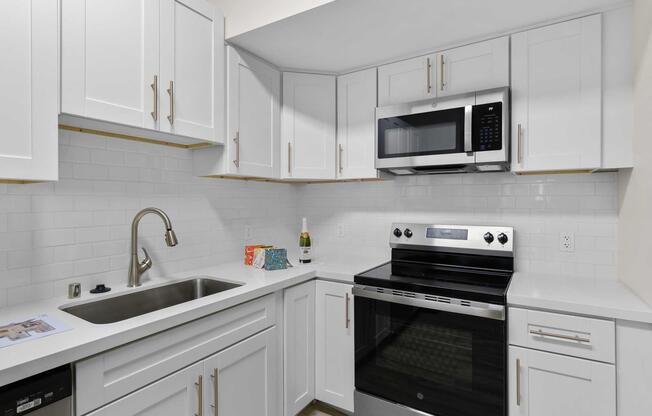 1 bed, 1 bath, 557 sqft, $2,260