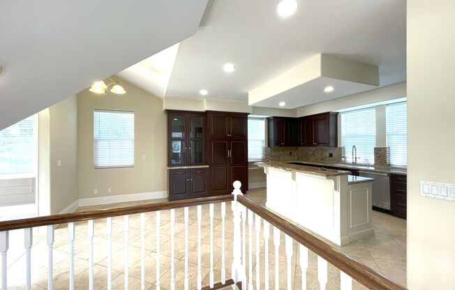 Beautiful 3 bedroom detached townhome with A/C