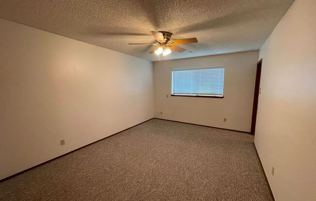 3 beds, 2 baths, $1,395