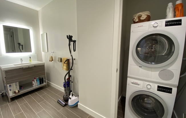 1 bed, 1 bath, 762 sqft, $4,150, Unit 20D