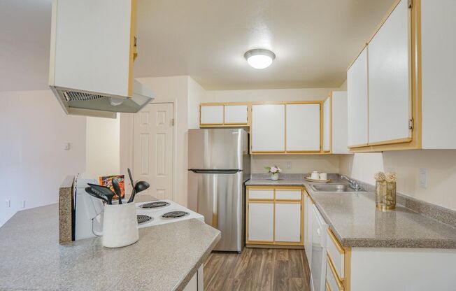 3 beds, 2 baths, 1,013 sqft, $2,050, Unit 03*