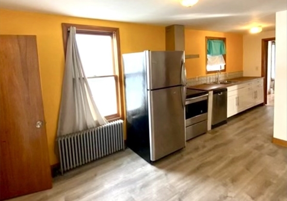 2 beds, 1 bath, 900 sqft, $2,300, Unit 1