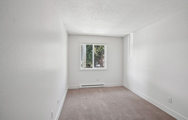 2 beds, 1 bath, 915 sqft, $1,495, Unit 59