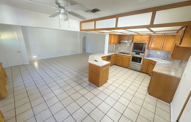 12155 12157 VANOWEN ST