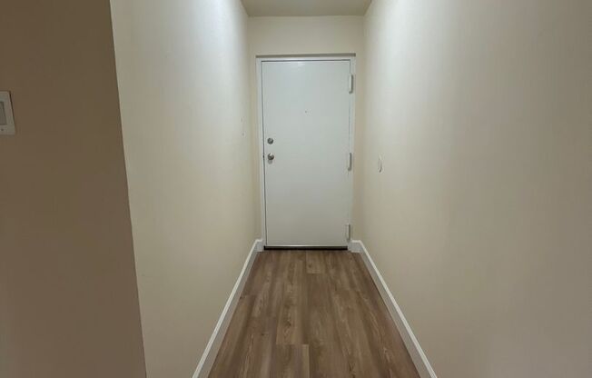 1 bed, 1 bath, 745 sqft, $1,685, Unit 14215 #302