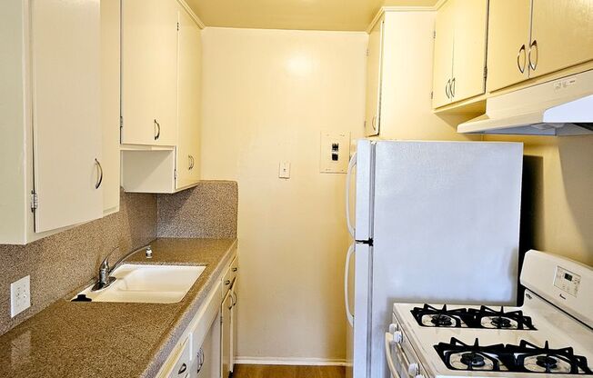 1 bed, 1 bath, $2,098, Unit 10