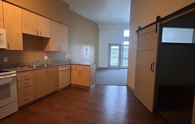 1 bed, 1 bath, 743 sqft, $1,500, Unit 302